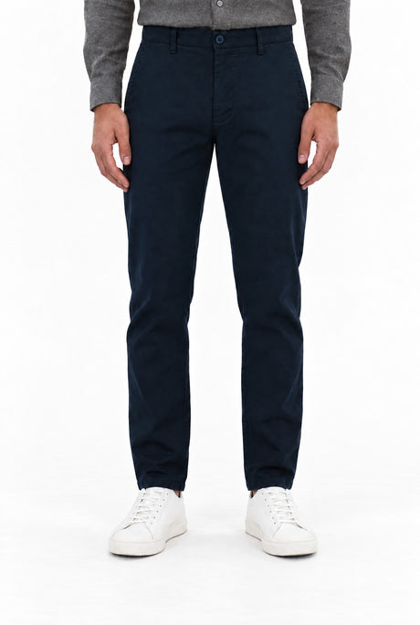 NAJ0503D1 chino pants 670 – Vorderansicht am Model