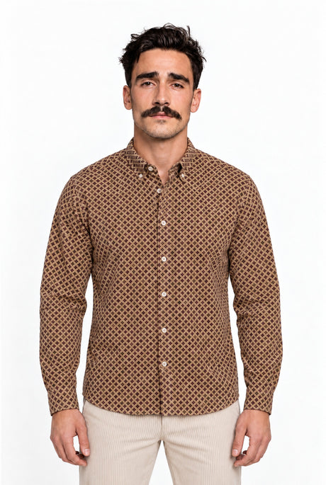 NAL0111D3 printed corduroy shirt – Vorderansicht am Model
