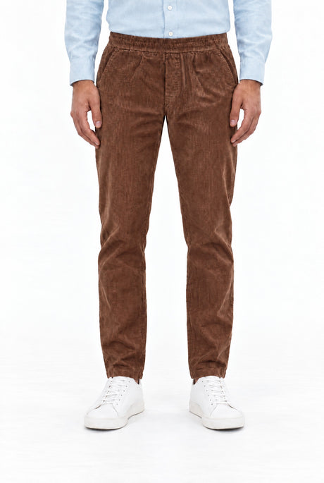 NAN0502D2 The easy corduroy Pants 926 – Vorderansicht am Model
