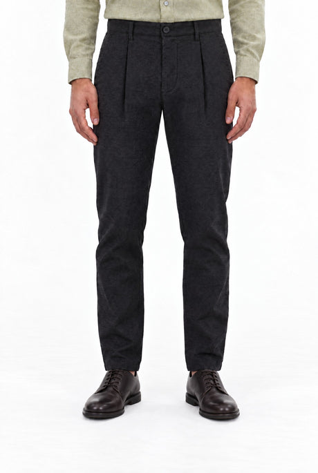 NAN0503D4 The salt & pepper Pants 1000 – Vorderansicht am Model