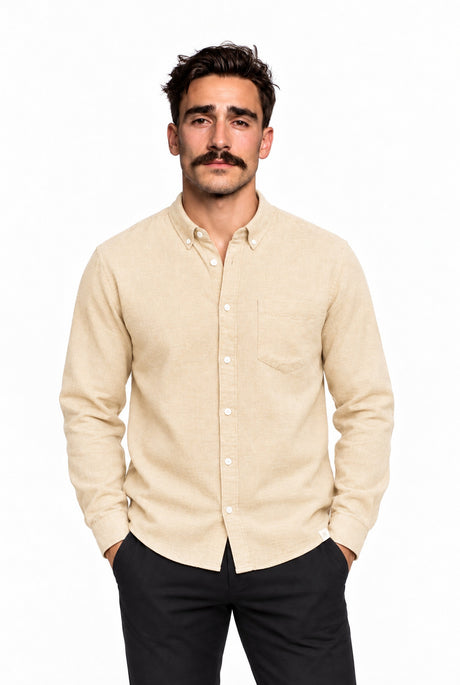 NOS031 soft brushed shirt almond milk – Vorderansicht am Model