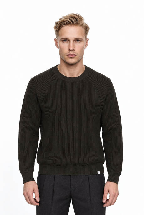 NOS043 half stitch raglan rosin – front