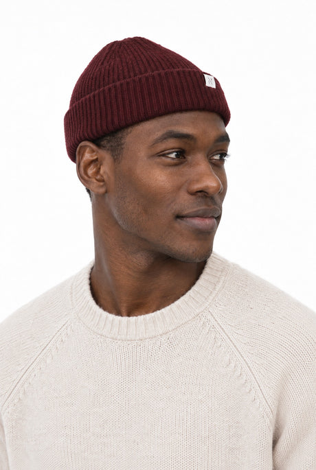 NAL0902D4 cosy beanie 521 – Seitenansicht am Model