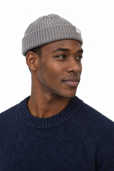 NAN0902D4 The cosy Beanie 151 – Seitenansicht am Model