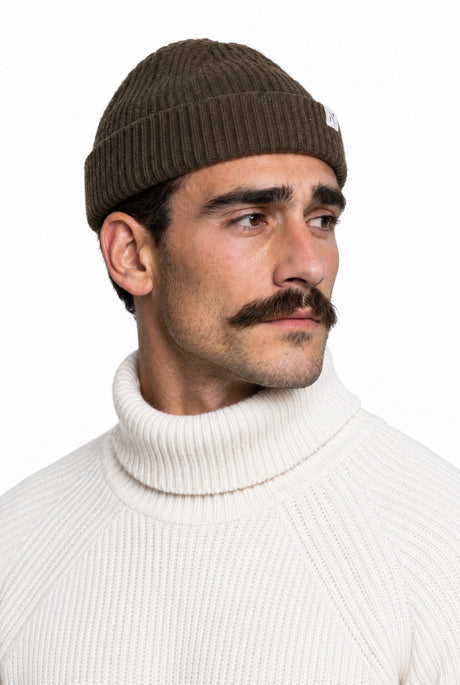 NAN0902D4 The cosy Beanie 731 – Seitenansicht am Model