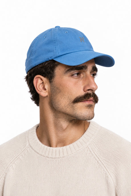 NAM0904D3 The 6-panel Cap 691 – Seitenansicht am Model