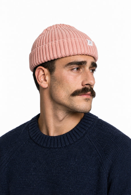 NAN0905D4 The cosy ribbed Beanie 551 – Seitenansicht am Model