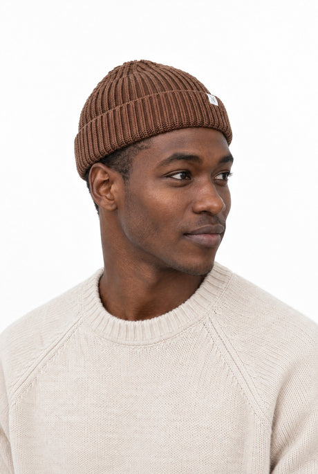 NAN0905D4 The cosy ribbed Beanie 926 – Seitenansicht am Model